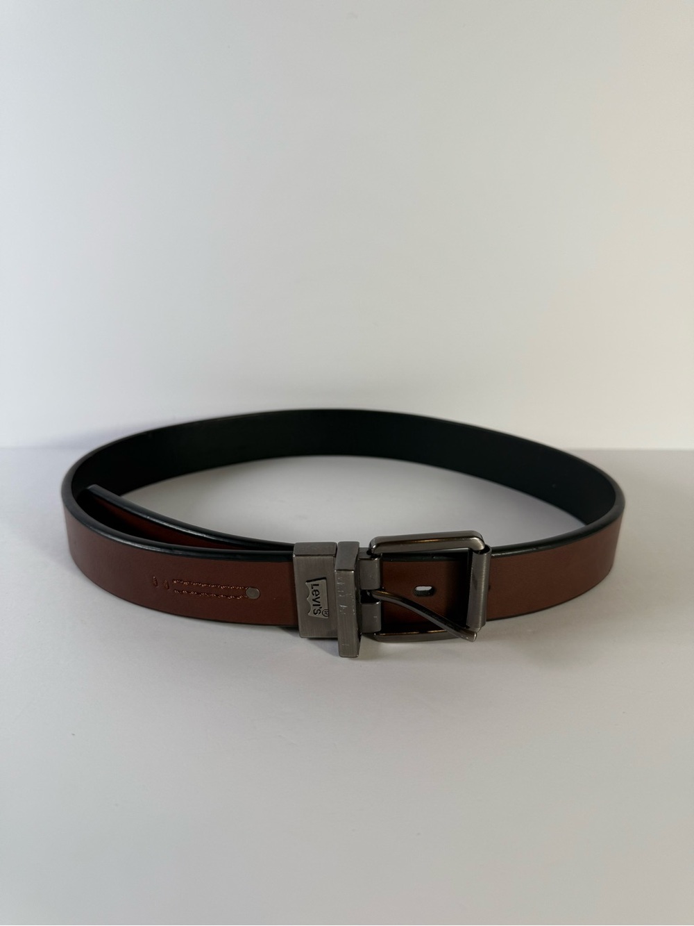 Levi's Brown and Black Reversible Men's Leather Belt - Size M 26/28